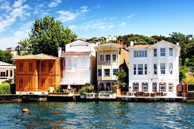 Yalı Houses On Bosphorus